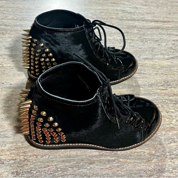 Jeffrey Campbell Ibiza wedge glossy and faux fur ankle boots with spiky studs - Picture 4 of 16